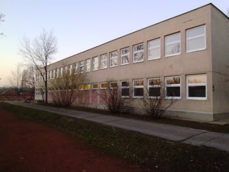 Iskolánk a salakpályáról nézve